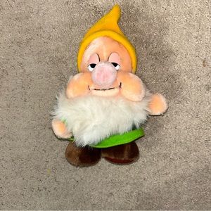 Vintage Disney Sleepy Snow White and the Seven Dwarfs plush stuffed animal. NWT
